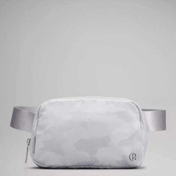 Lululemon Belt Bags x4 🍋 - Picture 4 of 12